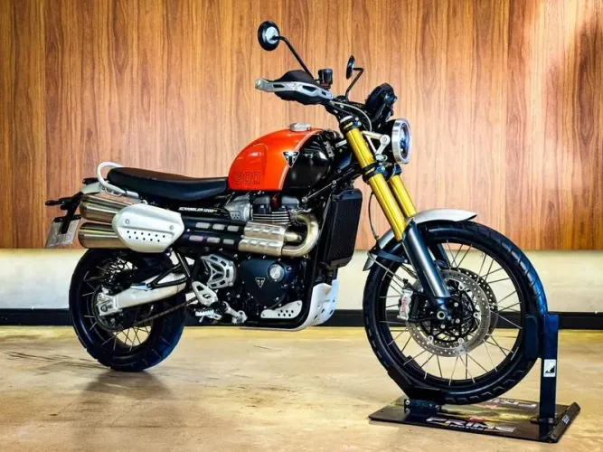 TRIUMPH SCRAMBLER 1200XE 2025