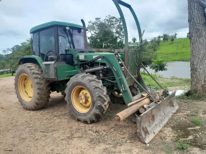 TRATOR  Jhon Deere Ano 2000