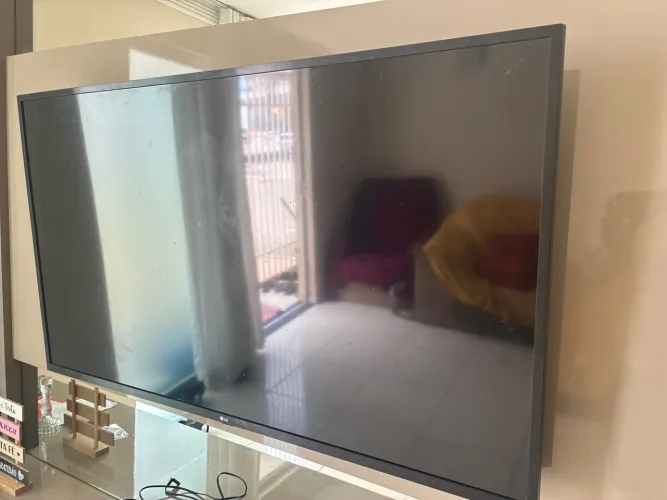 Vendo SMART TV LG com defeito na tela