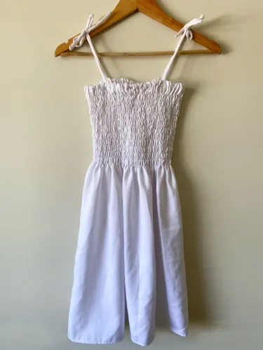 Vestido branco lastex com alça de amarrar