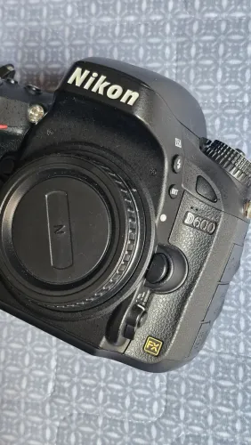 Nikon D600 fx com apenas 10 mil cliques