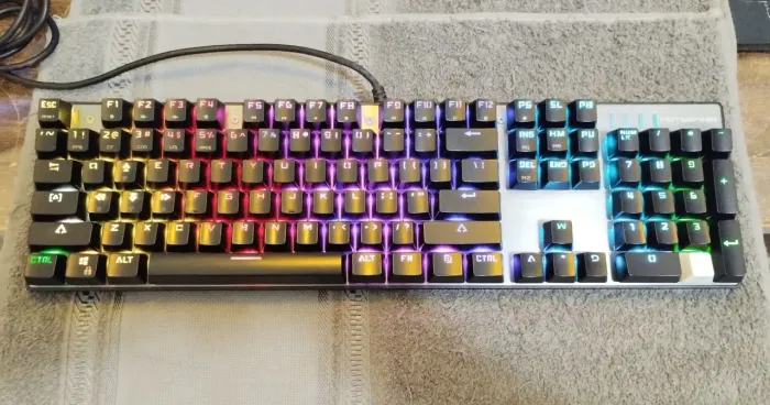 Teclado mecânico - Motospeed ck104 - Layout 100%