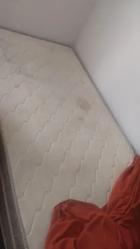 Vendo cama box de solteiro 250