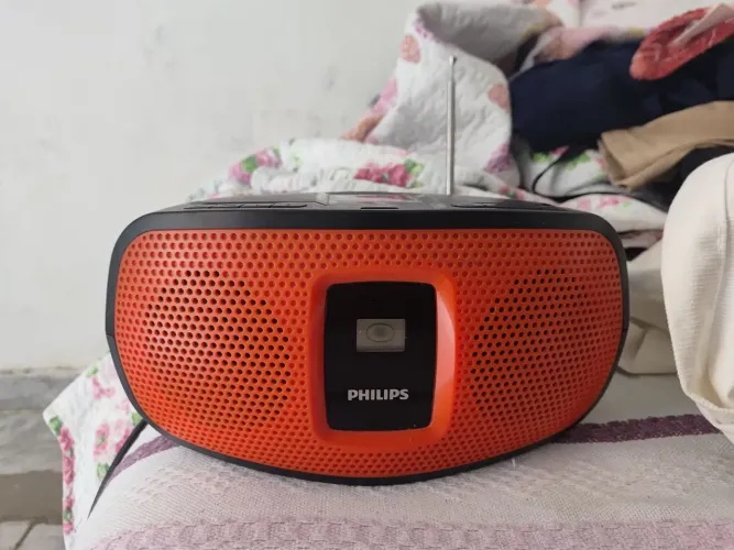Radio Philips pega pen-drive e cd
