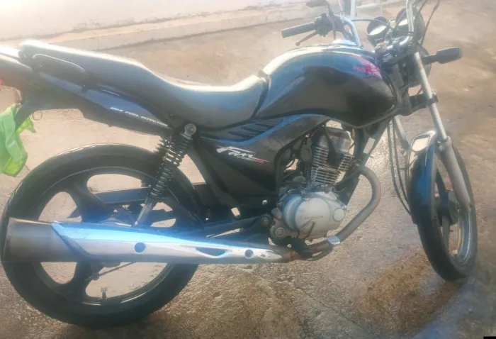 Vendo ou troco por cb 300 ou fazer 250 volto a diferença 