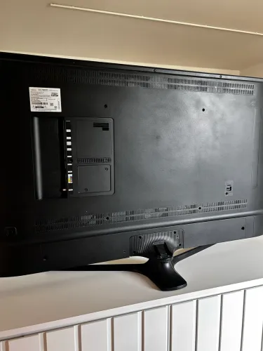 TV Samsung 55 Polegadas 4K (UN55MU6100G) - Para Peças / Quebrada