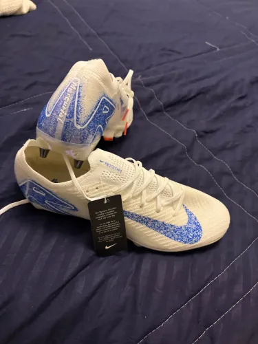 Chuteira Nike Trava mista nova