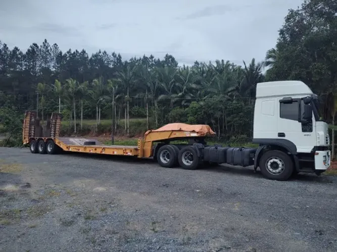 Iveco stralis 380 + carreta prancha 3 eixos
