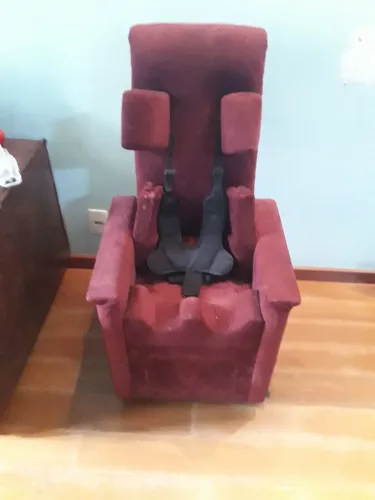 Sofa retratil adaptado ita assistiva para crianças com paralisia cerebral
