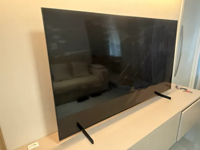 TV Samsung QLED 65 para retirada de peças (tela quebrada)