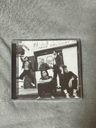 CD The Neighbourhood