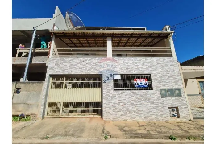 Imóvel com duas moradas independentes: conforto, versatilidade e alto potencial de investi