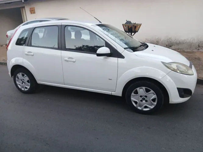 Ford Fiesta S 1.0 8V Flex 5P 2014