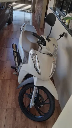 Vende-se Honda Biz 125