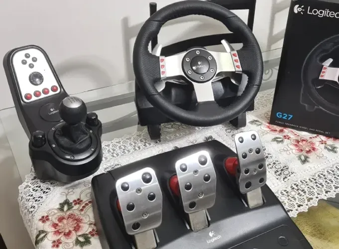 Logitech G27 Racing Wheel, Volante, Cambio, Pedal. (Excelente. Guardado c\ Quase 0 Uso)