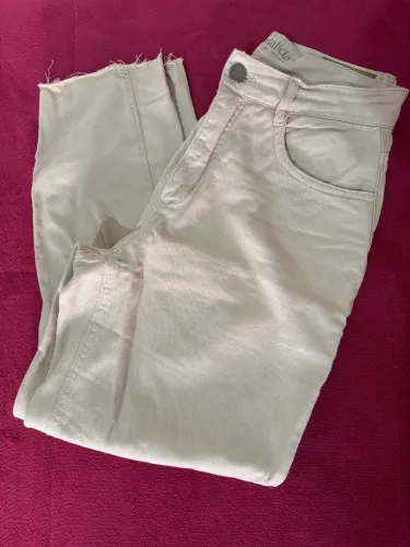 Calça tamanho 40, marca Marilicia, usada 1x