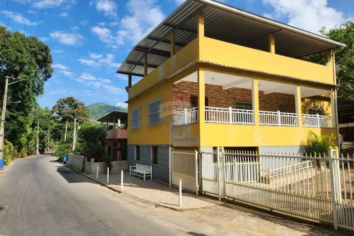 Casa com quase 1.000m² de terreno a apenas 1,5 km do centro de Rio Novo do Sul!