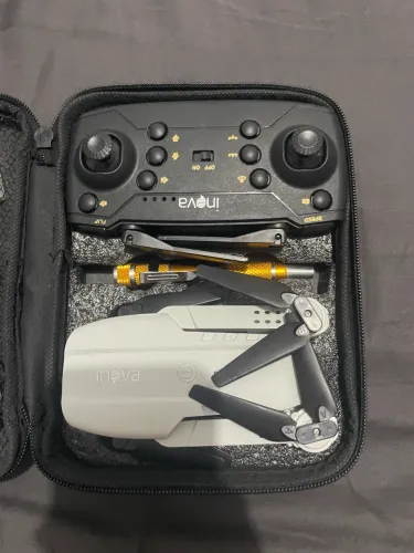 Drone com Bateria Extra e Acessórios
