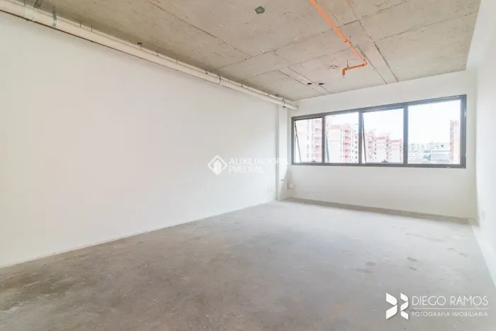 Comercial no bairro Passo da Areia