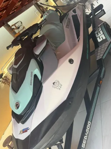 Jet ski