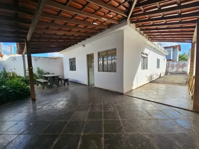 Casa no Independência, 3 quartos, na melhor rua do bairro