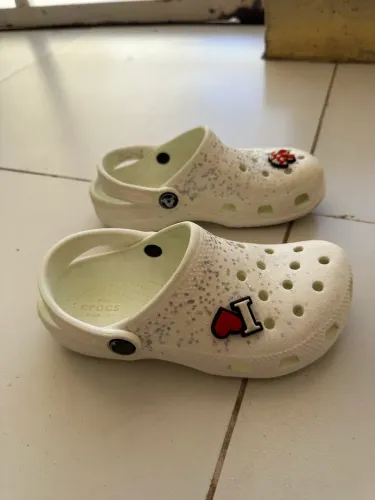 Crocs infantil menina (usada )