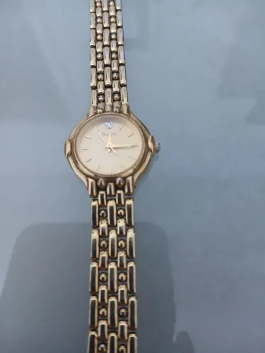 Relógio Bulova, lindo feminino, dourado,originalal, usado, bateria, l