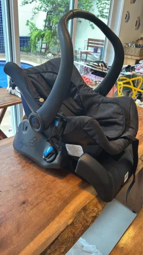 Bebê conforto semi novo