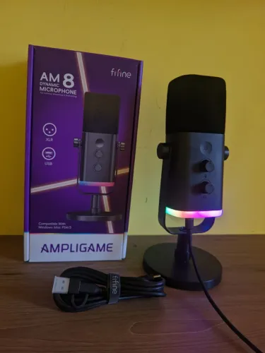 Microfone Gamer Fifine AmpliGame AM8 USB RGB Preto