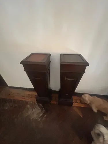 Colunas de madeira nobre. O preço é pelo conjunto, mas posso vender separadamente 