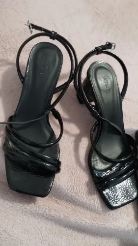 Sapato 37 dois pares novos