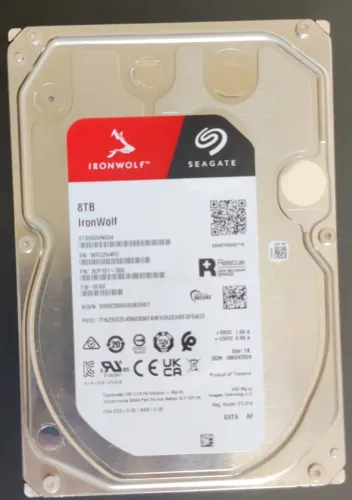 HD Seagate 8TB IronWolf, NAS, 7200 RPM, Cachê 256MB, SATA 3 - ST8000VN004