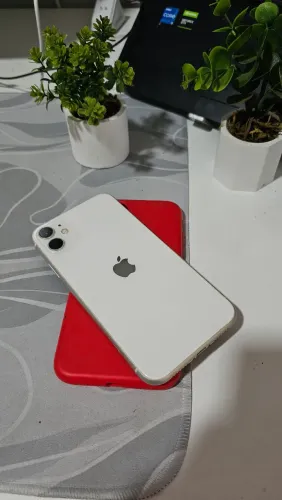 Iphone 11 pequeno trincado na tela