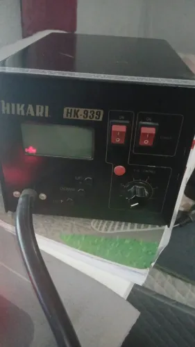 Estação de Retrabalho HIKARI HK-939 Digital com pouco tempo de uso e com poucas marcas