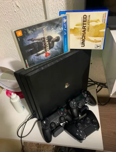 Ps4 pro de 1 tb em perfeito estado