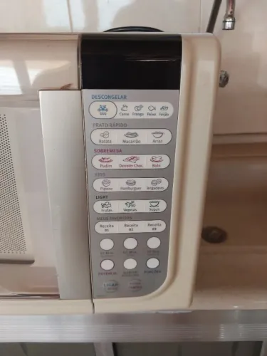 Micro-ondas com defeito,