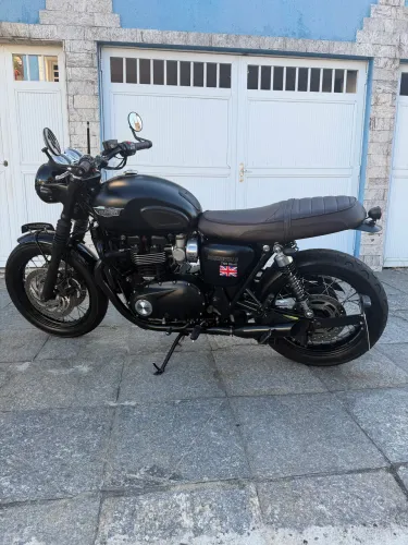 Triumph T120 Black Impecável
