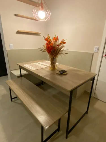 Mesa de Jantar com Banco