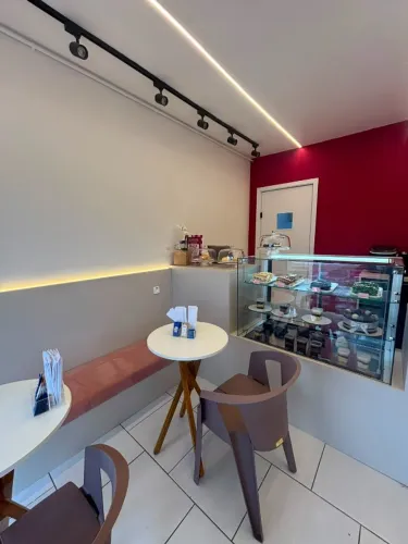 Passo ponto - cafeteria/confeitaria ou casa de massas pronta (porteira fechada)
