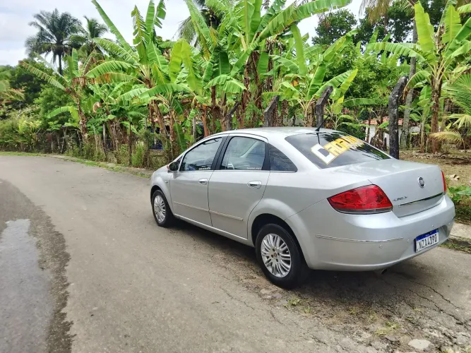 Fiat Linea Essence 1.8 Flex 16V 4P 2022