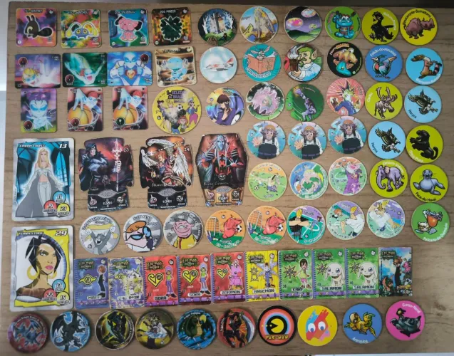 Lote de tazos com 74 itens