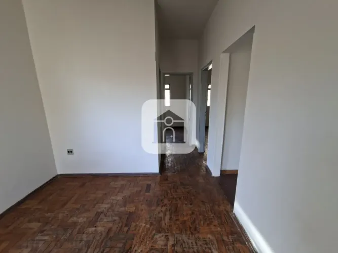 Casa p/ locação bairro Martins