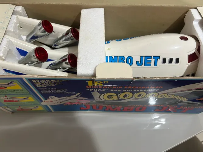 Jumbo jet brinquedo retrô