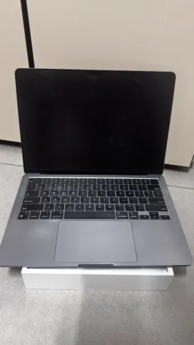 Macbook Air Ano:2022 | Apple M2 Memória 8GB Armazenamento: 256GB