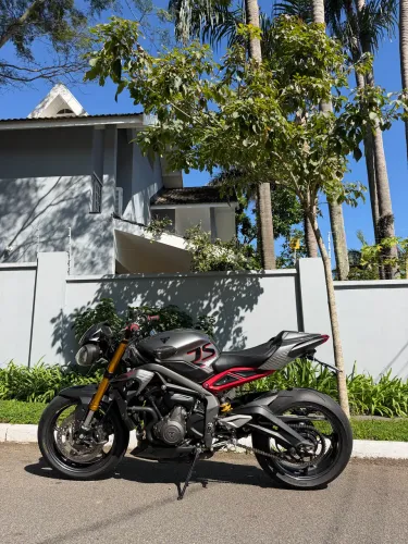 Triumph Street Triple 765RS 2022 25mil km 
