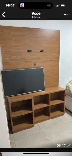Rack de nichos com painel de tv