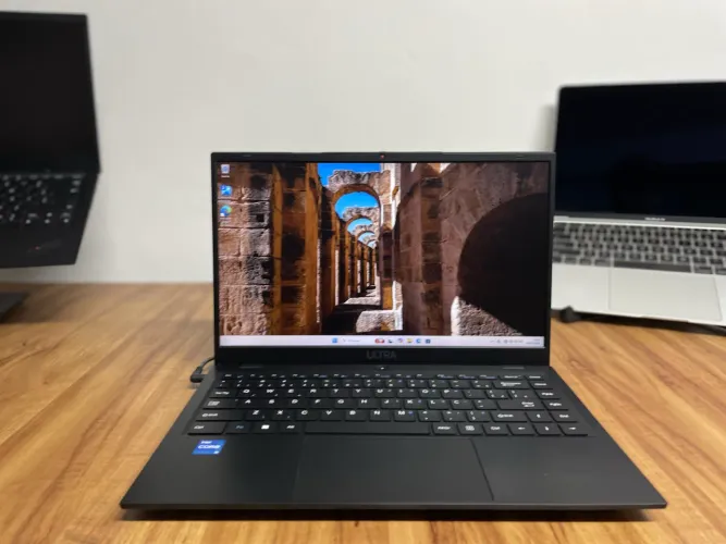 NOTEBOOK ULTRA I5 13aG 12GB MEM SSD 256