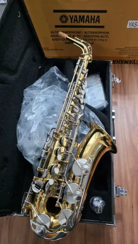 Saxofone Alto Yamaha YAS 26 