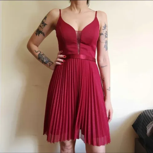 Vestido Curto Festa Plissado