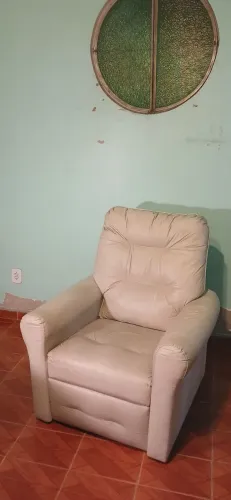 VENDO poltrona/usada cor Cinza claro